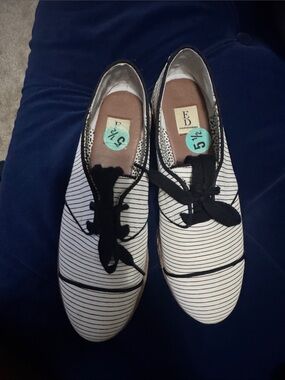 Ellen Degeneres Flats & Loafers for Women on Sale up to 90  display picture 2